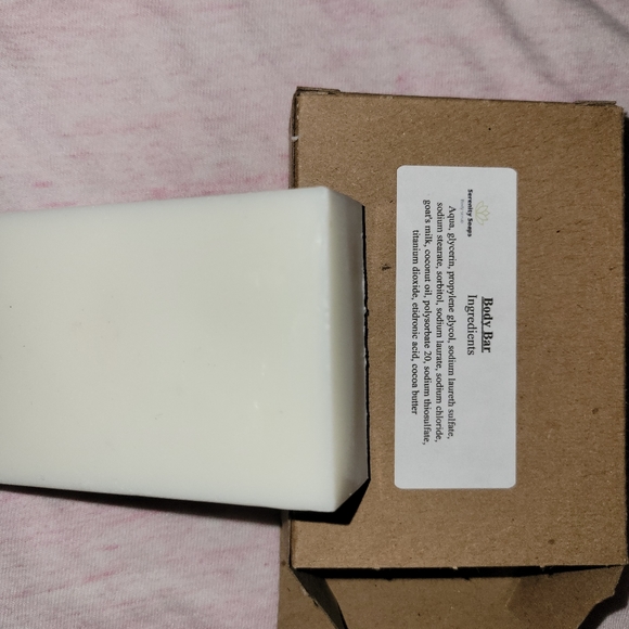 Body bar goat's milk soap - Picture 2 of 3